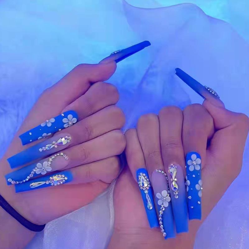 Nhấn lâu trên móng tay Bóng kiểu Pháp Màu xanh toàn bộ Bìa giả Móng tay hoa Ballerina Bộ nghệ thuật làm móng DIY Nhân tạo Acrylic Mẹo làm móng tay giả Dán trên móng tay cho phụ nữ 24 chiếc